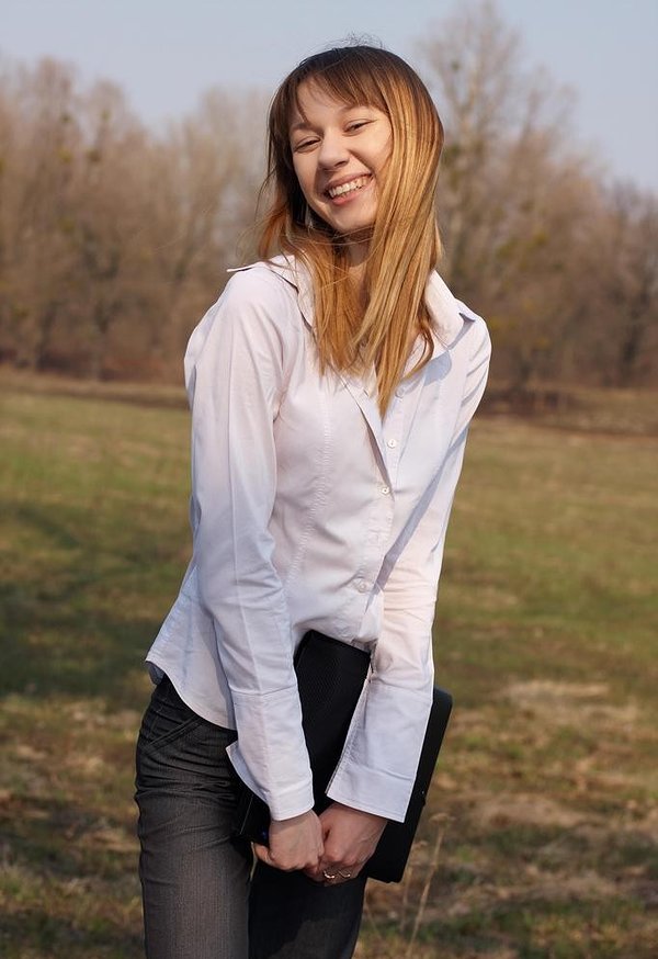 Люся, 21